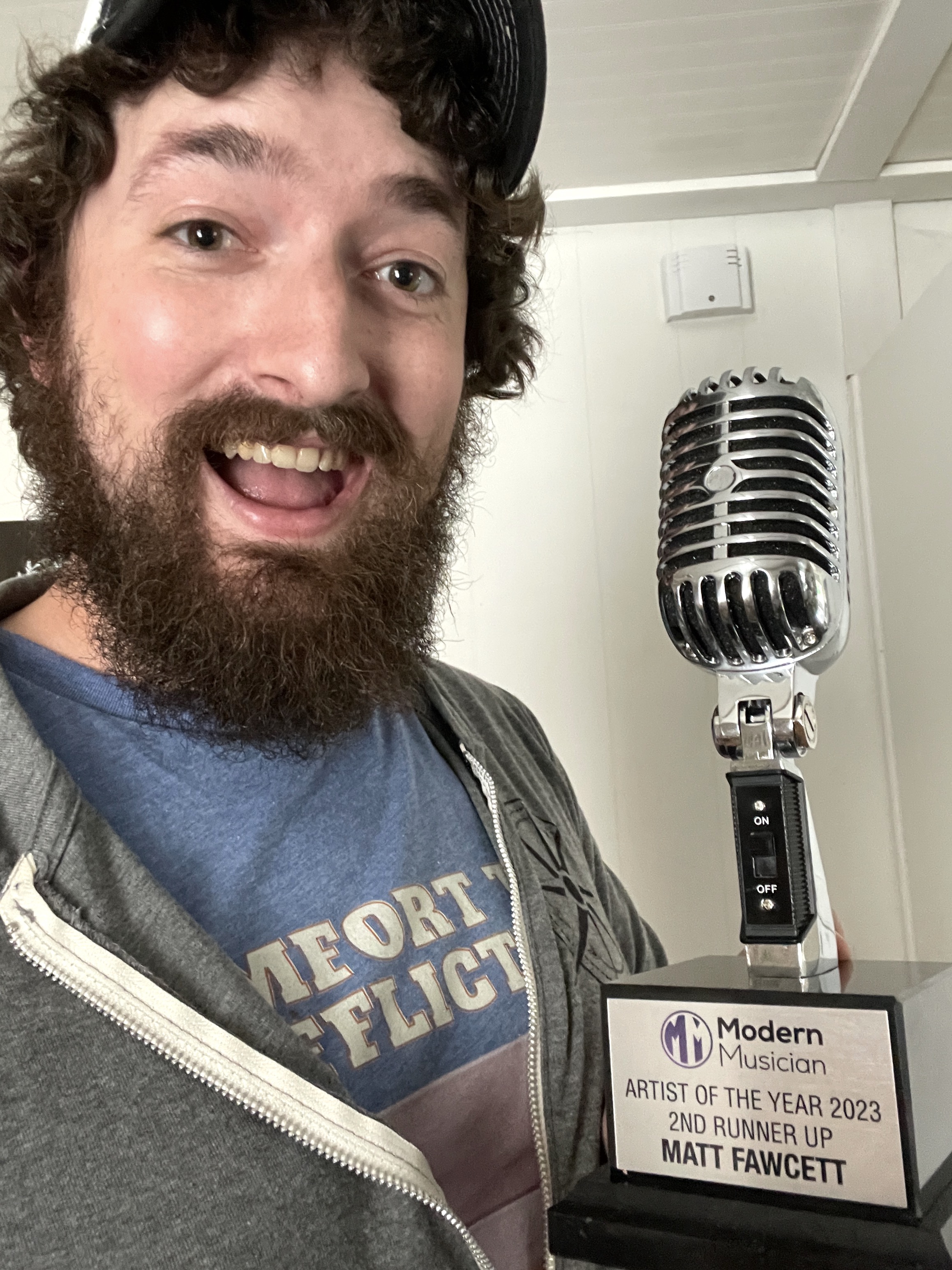 Matt Fawcett receiving their Modern Musician award