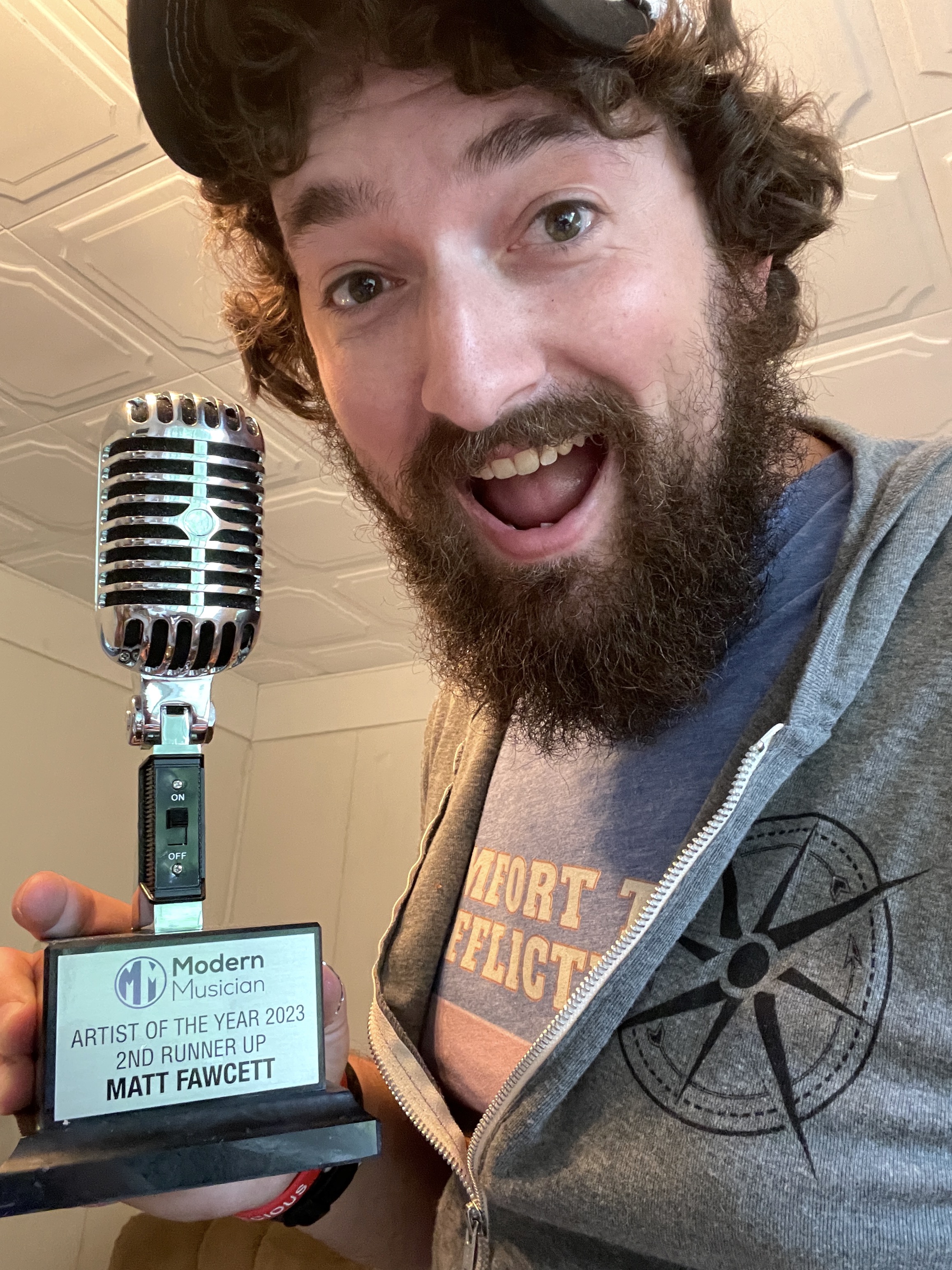 Matt Fawcett receiving their Modern Musician award